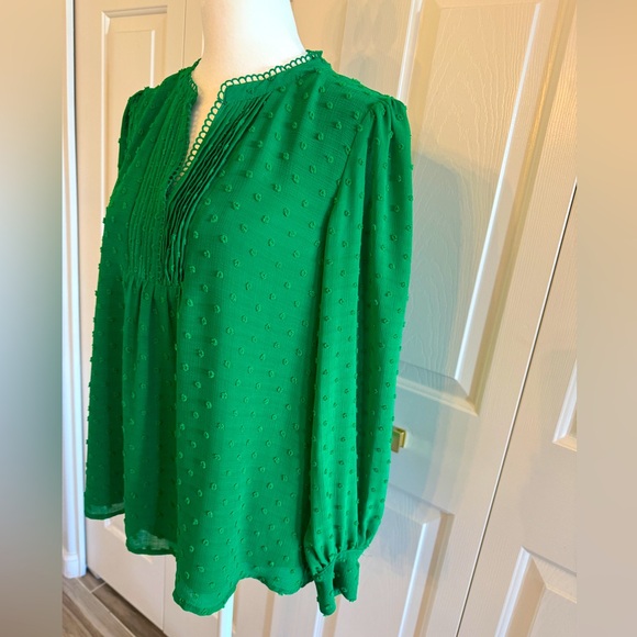 CeCe Long Sleeve V Neck Blouse Emerald Green Size Medium - Picture 3 of 5